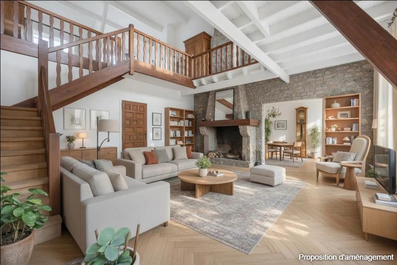 Maison - 211 m² - 6 pièces