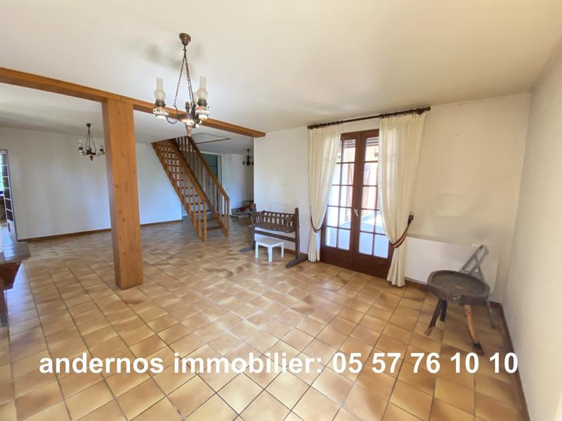 Maison traditionnelle - 239 m² - 10 pièces