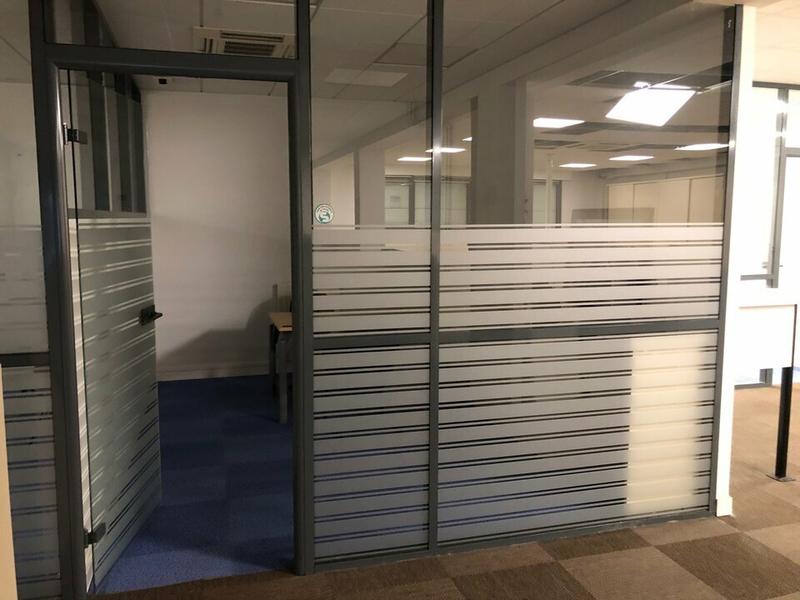 Bureau - 636 m²