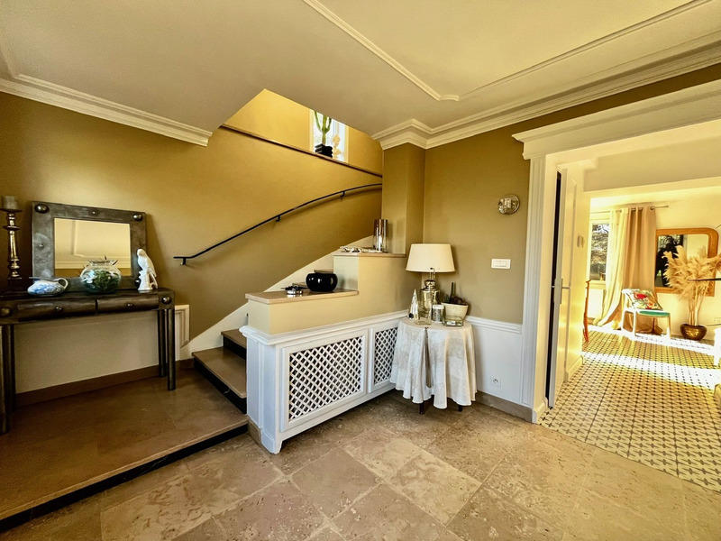 Maison - 264 m² - 7 pièces