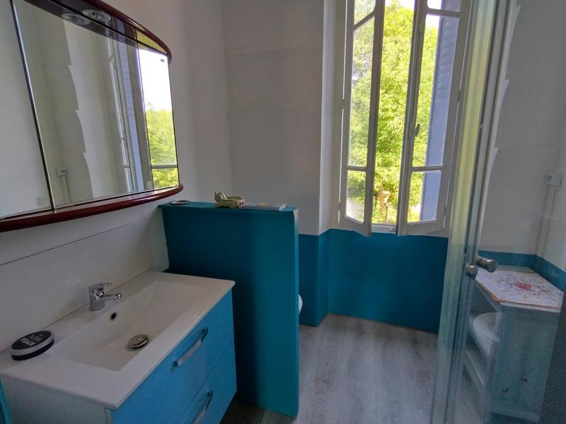 Maison - 240 m² - 11 pièces