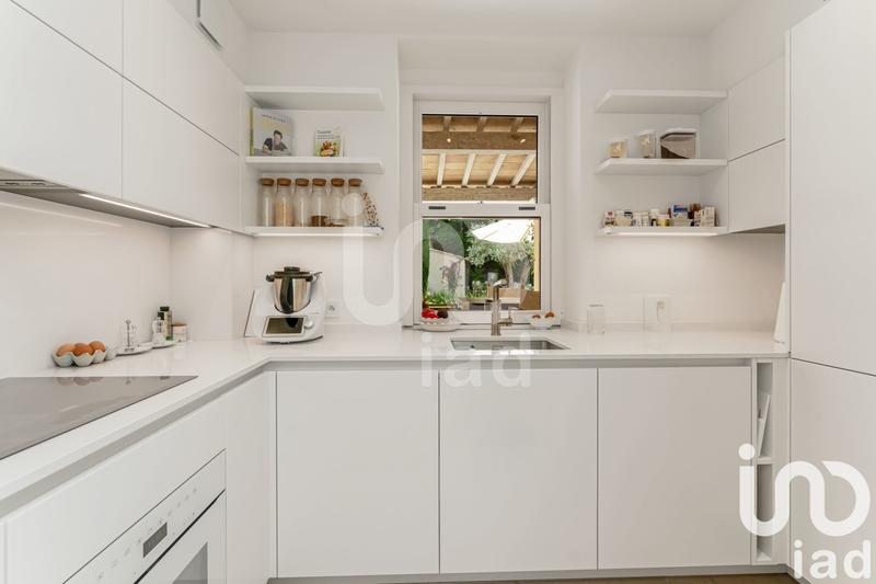 Maison - 233 m² - 8 pièces