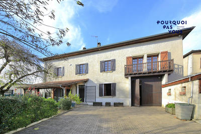 Maison - 232 m² - 6 pièces