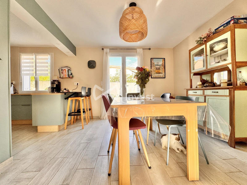 Maison - 90 m² - 5 pièces