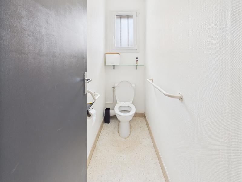 Maison - 235 m² - 7 pièces