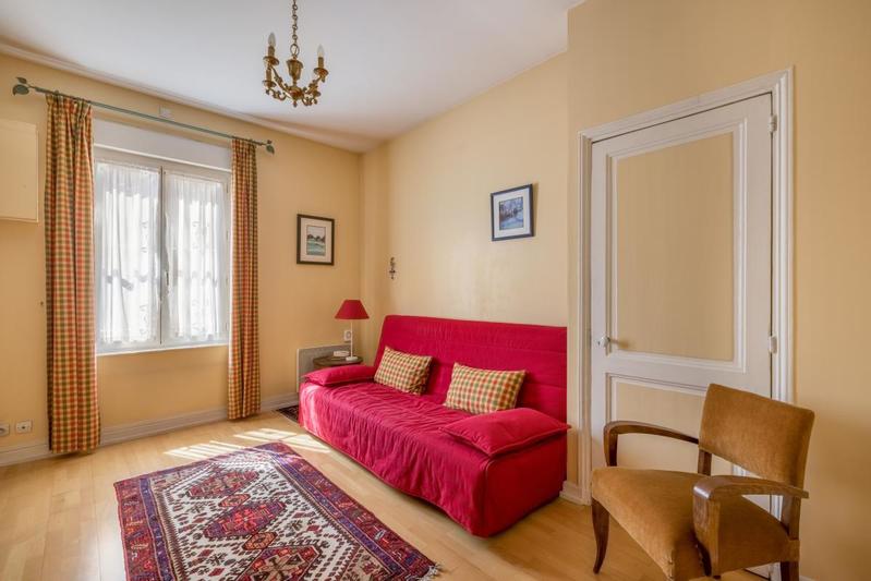 Maison - 245 m² - 7 pièces