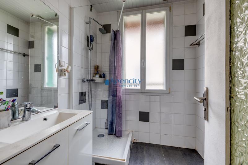 Maison - 137 m² - 6 pièces