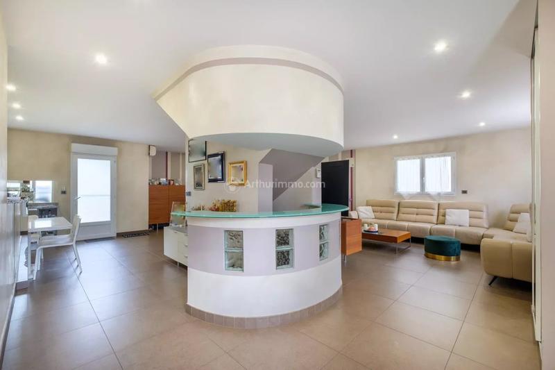 Maison - 170 m² - 6 pièces