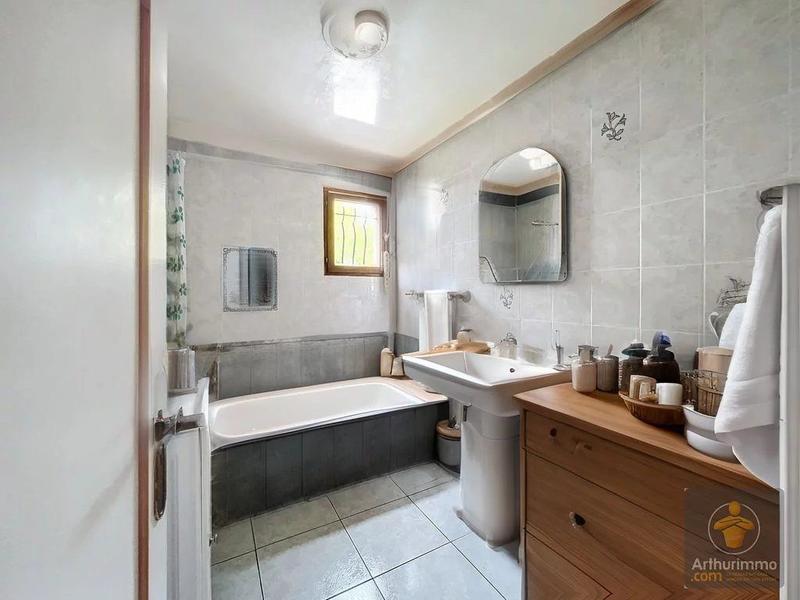 Maison - 122 m² - 7 pièces