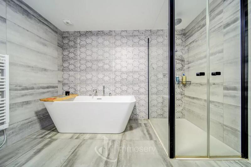 Appartement - 80 m² - 4 pièces