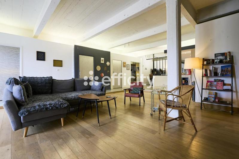 Loft - 243 m² - 4 pièces