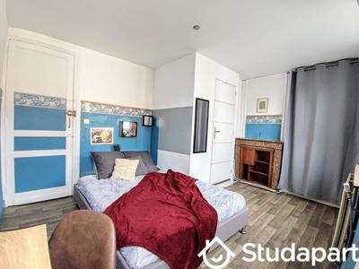 Chambre - 10 m² - 1 pièce