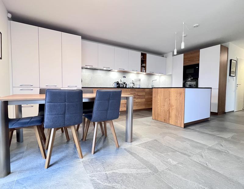 Appartement - 98 m² - 5 pièces