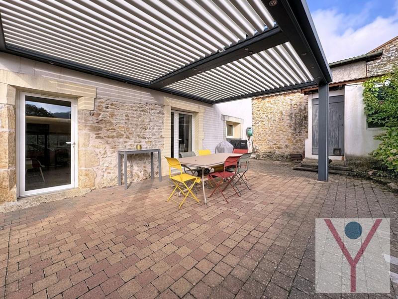 Maison - 316 m² - 8 pièces