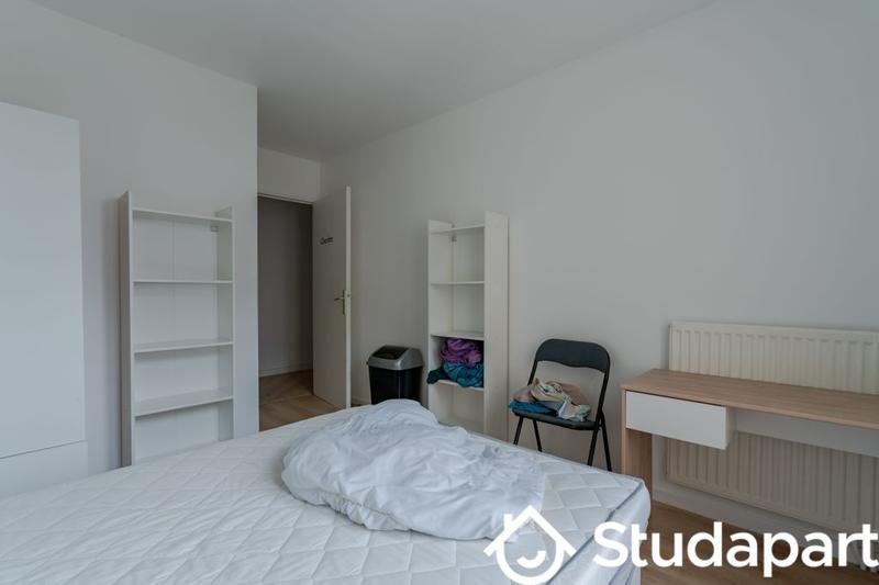 Chambre - 104 m² - 1 pièce
