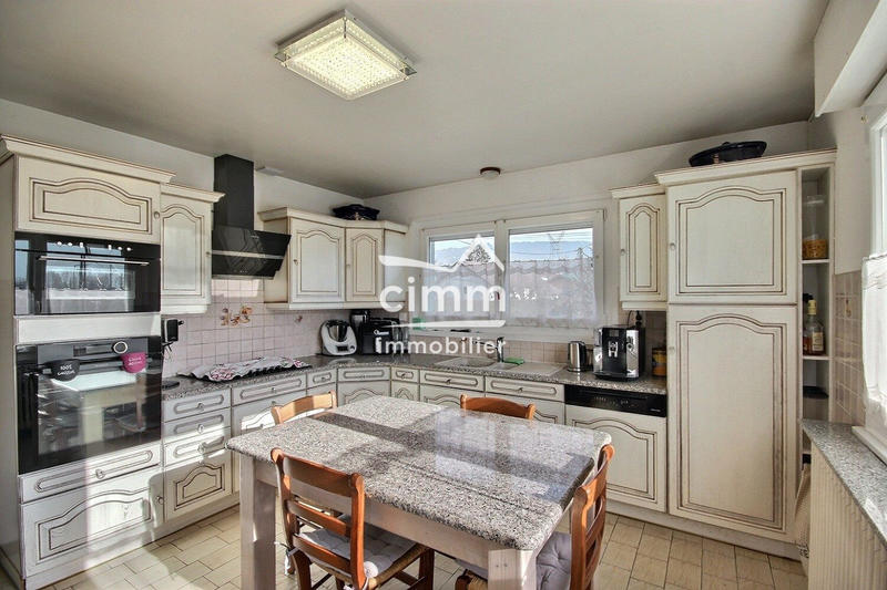 Maison traditionnelle - 135 m² - 6 pièces