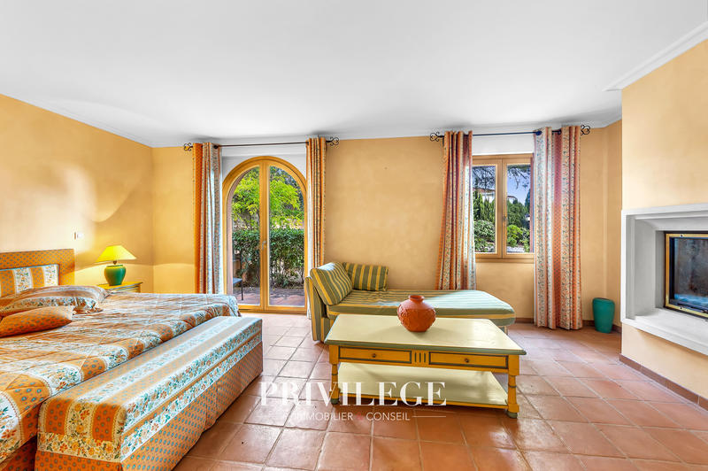 Bastide - 775 m² - 11 pièces