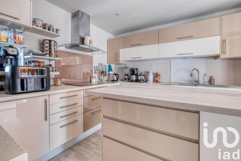 Maison - 187 m² - 8 pièces