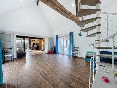 Maison - 240 m² - 9 pièces