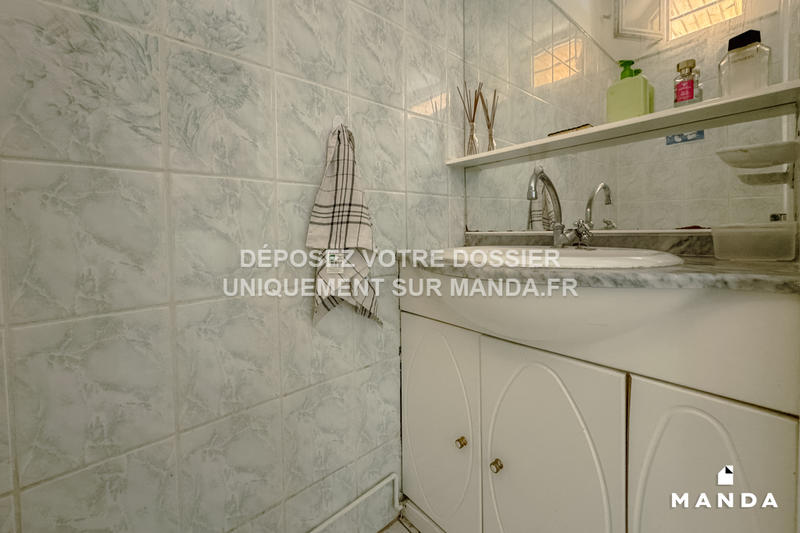 Chambre - 9 m² - 5 pièces