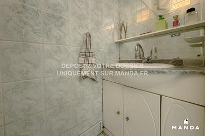 Chambre - 9 m² - 5 pièces