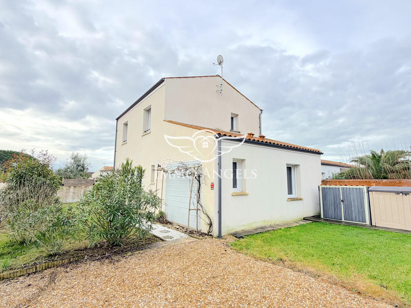 Maison traditionnelle - 79 m² - 4 pièces