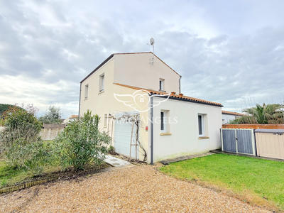 Maison traditionnelle - 79 m² - 4 pièces