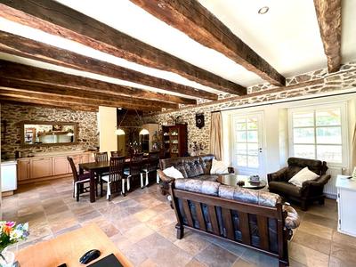 Maison - 230 m² - 9 pièces