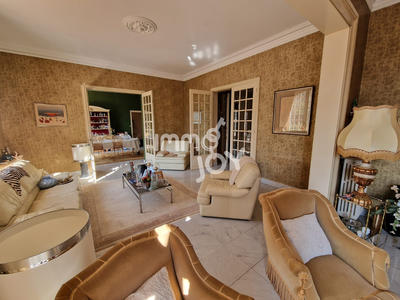 Villa - 411 m² - 12 pièces