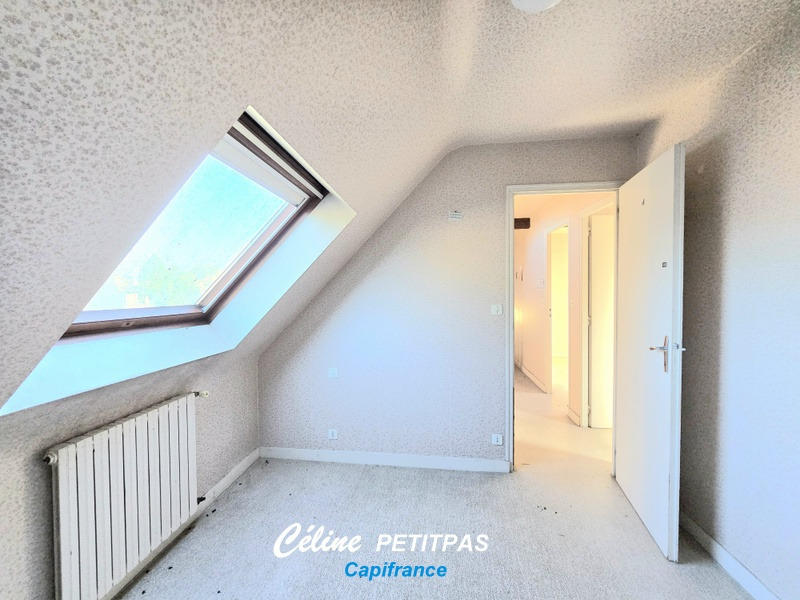 Propriété - 275 m² - 17 pièces