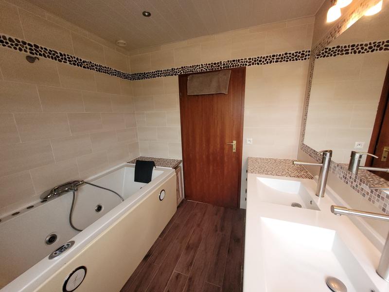 Maison - 145 m² - 7 pièces