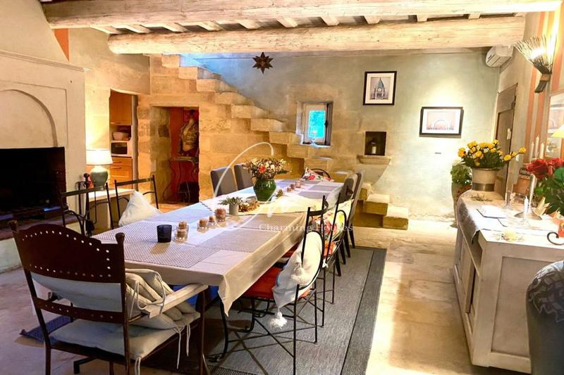 Mas - 360 m² - 9 pièces