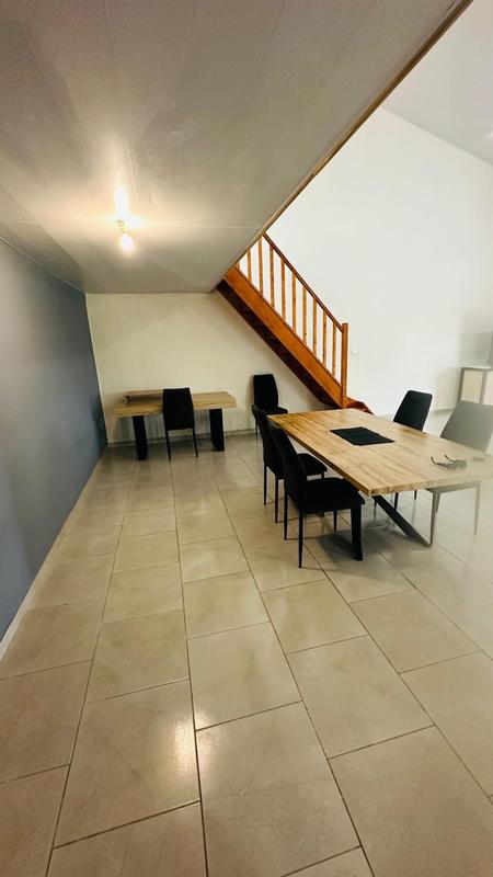 Maison - 220 m² - 4 pièces