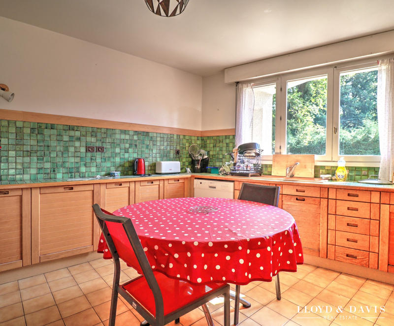 Maison - 195 m² - 8 pièces