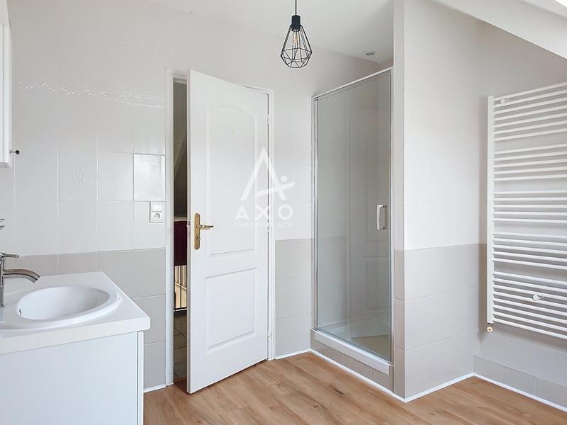 Maison - 285 m² - 10 pièces