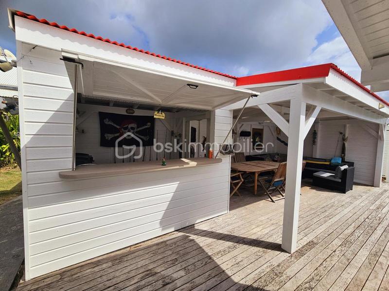 Propriété - 211 m² - 7 pièces