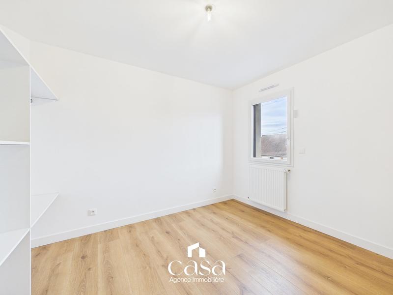 Maison - 99 m² - 5 pièces