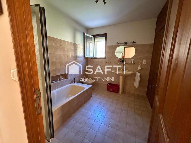 Maison - 195 m² - 8 pièces