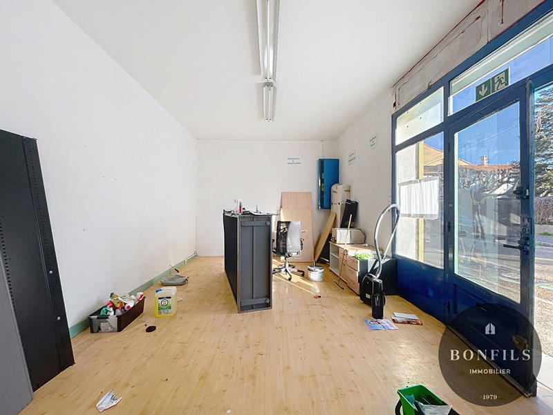 Local commercial - 34 m² - 2 pièces