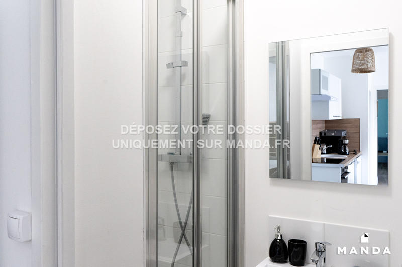 Chambre - 9 m² - 6 pièces