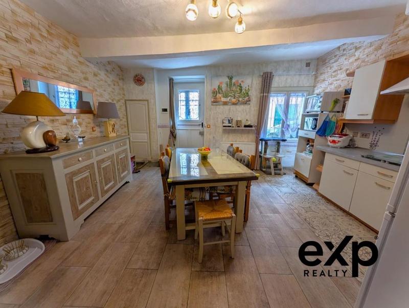 Maison de village - 80 m² - 4 pièces