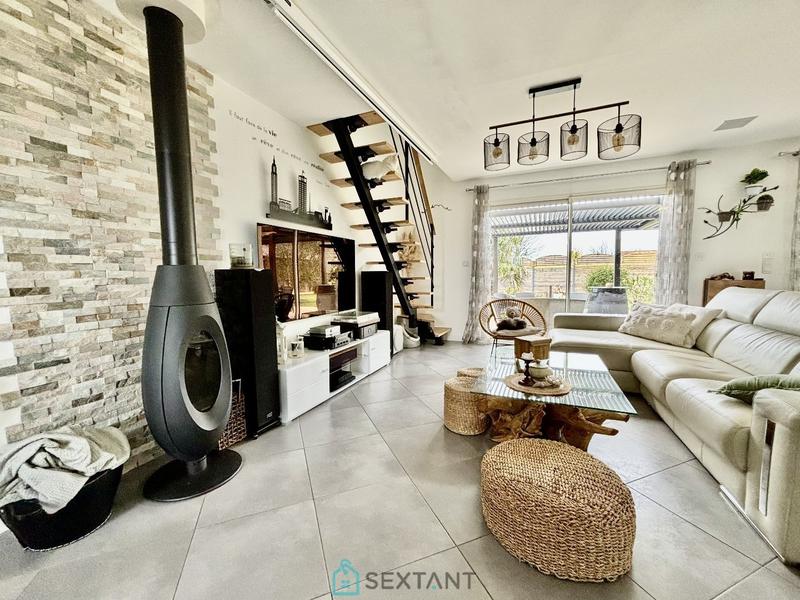 Maison - 220 m² - 9 pièces