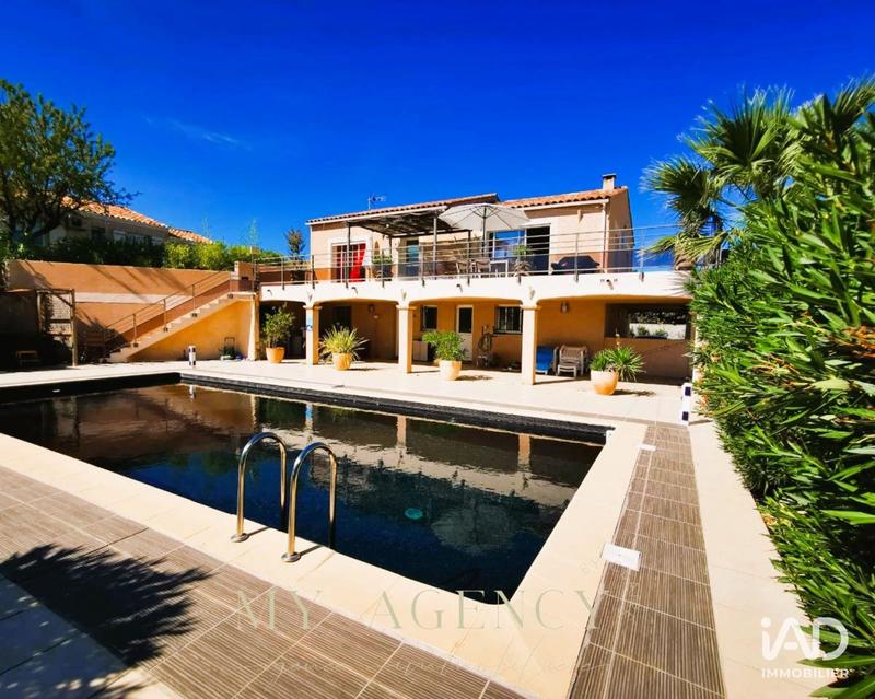 Maison - 235 m² - 5 pièces