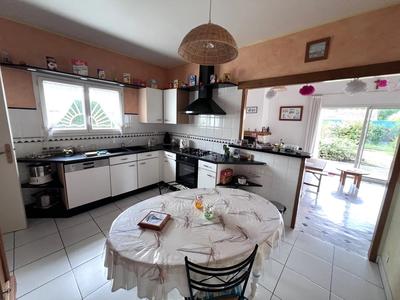 Maison - 137 m² - 5 pièces