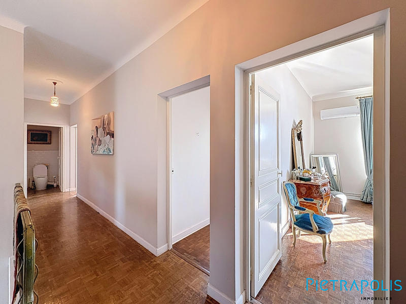 Maison - 285 m² - 7 pièces