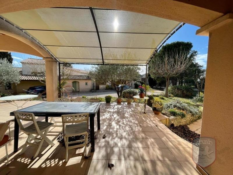 Maison - 240 m² - 9 pièces