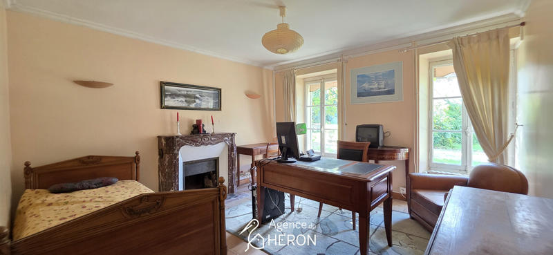 Maison - 373 m² - 10 pièces