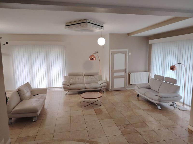 Maison - 201 m² - 8 pièces