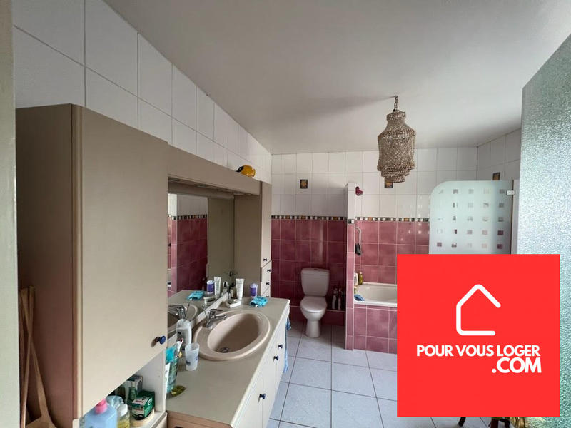 Maison - 200 m² - 7 pièces