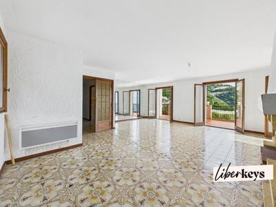 Appartement - 118 m² - 4 pièces